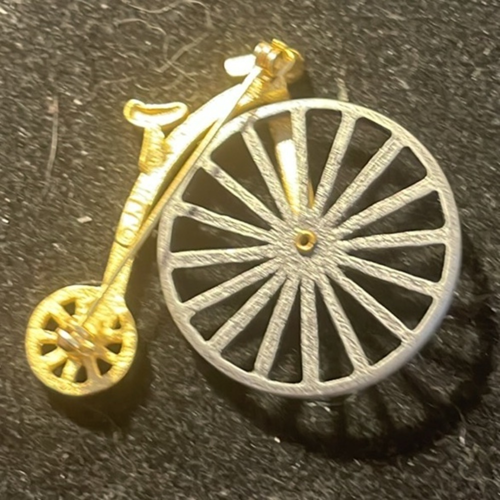 JJ Signed Old Fashioned Bicycle. MA - Picture 3 of 5